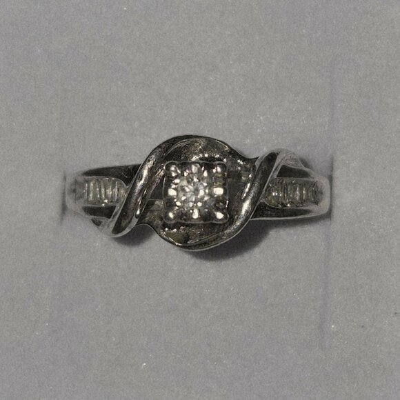 Vintage Sterling Silver Twisted Natural .04ct Diamond Ring Size 5 - Picture 2 of 5
